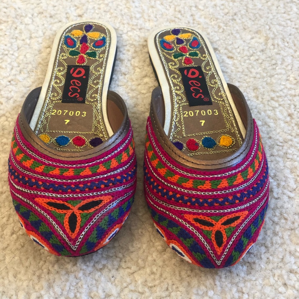 Embroidered flat mules